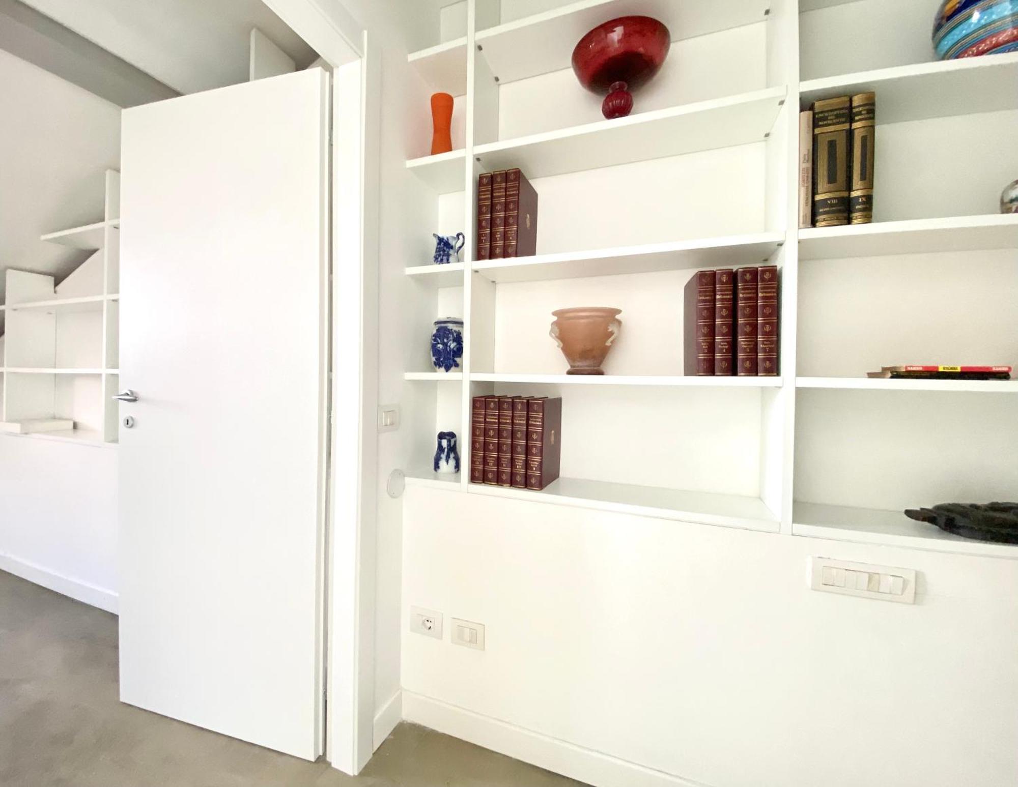Sant Ambrogio Courtyard Room In Shared Flat Milan Bagian luar foto