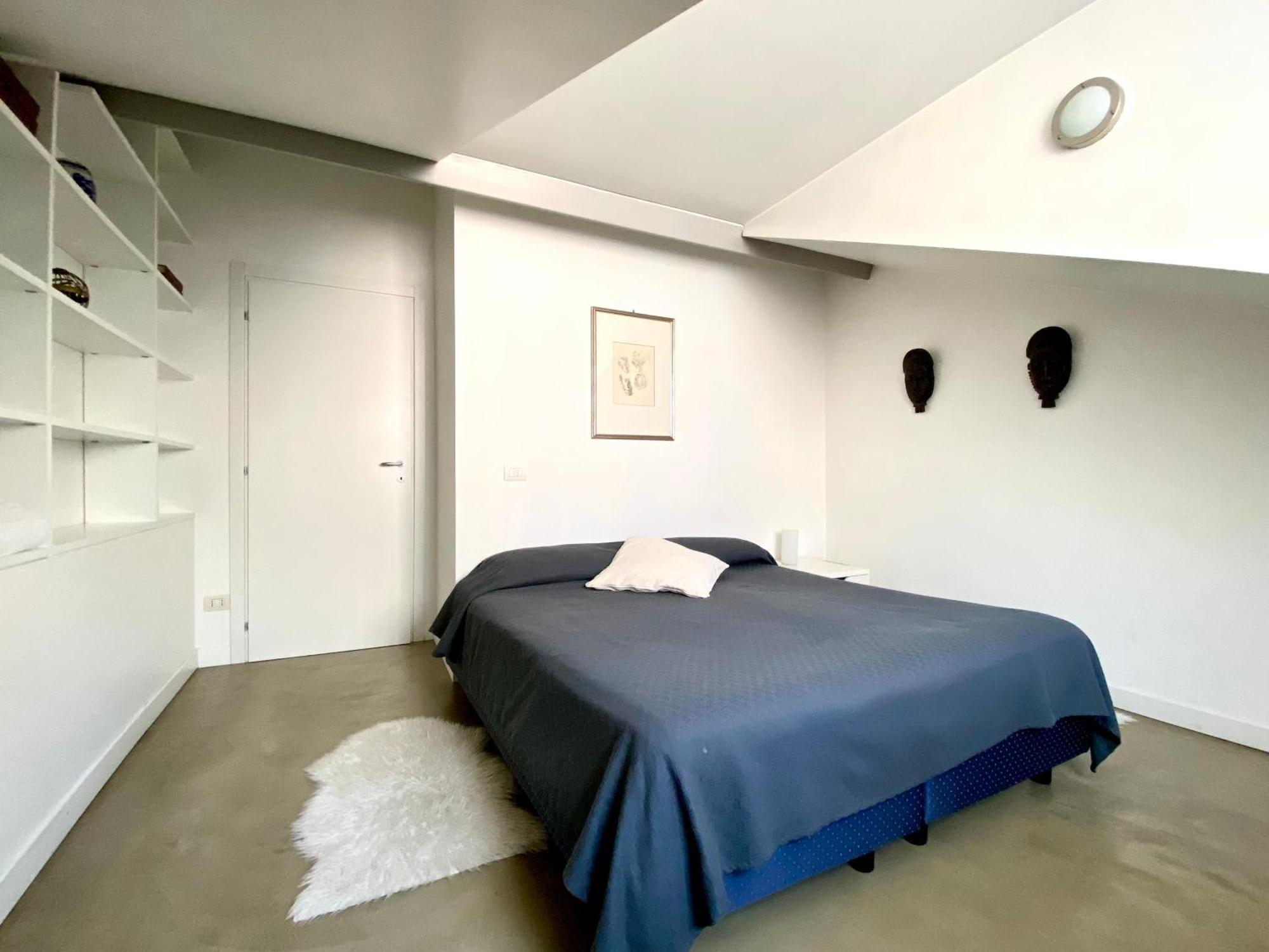 Sant Ambrogio Courtyard Room In Shared Flat Milan Bagian luar foto